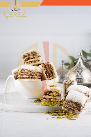 HİNDİSTAN CEVİZİ KAPLI ANTEP FISTIKLI BAKLAVA LOKUM