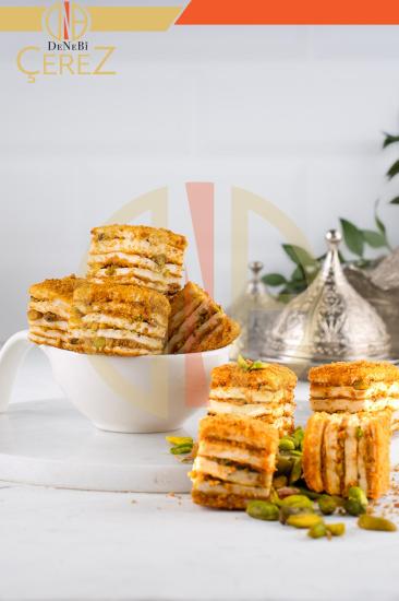 LOTUS KAPLI ANTEP FISTIKLI BAKLAVA LOKUM